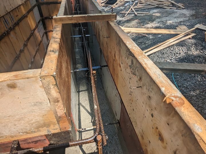 Wall formwork and reinforcing steel detail
